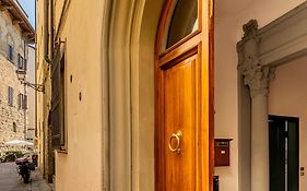 Santa Croce Exclusive